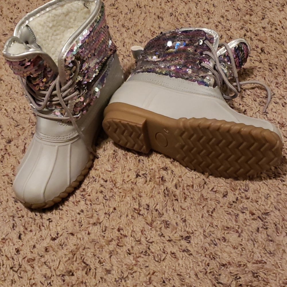 Kids boots